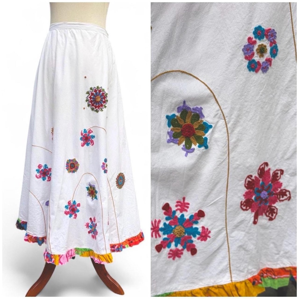 Vintage Y2K Chain stitch Folk Floral Ruffle Maxi Skirt. Size small